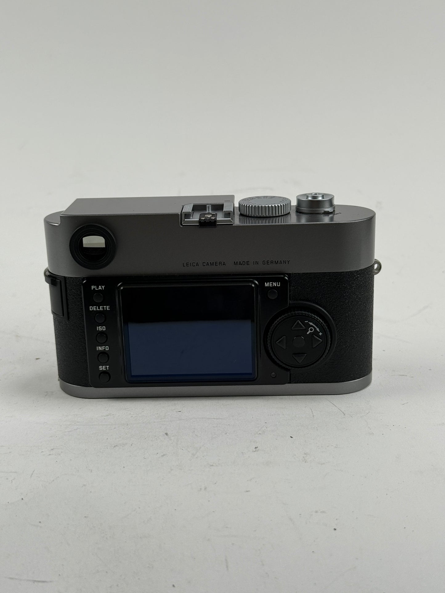 Leica M9 18.0MP Digital Rangefinder Camera Silver Grey