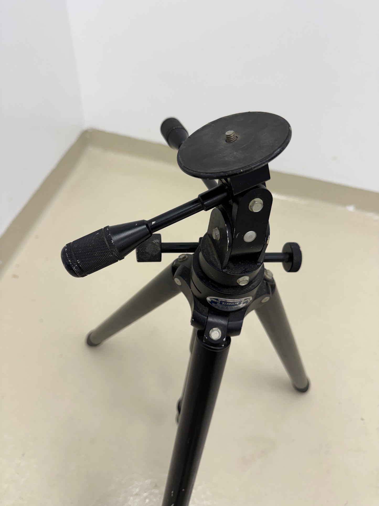 Tiltall Tripod E Leitz #4602 Black Metal with head leica