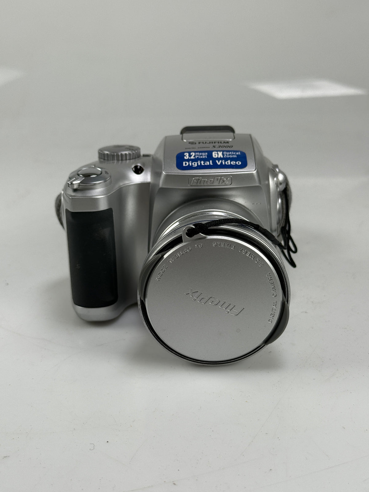 Fuji Fujifilm FinePix S3000 6x Camera Digital Camera 3.2MP