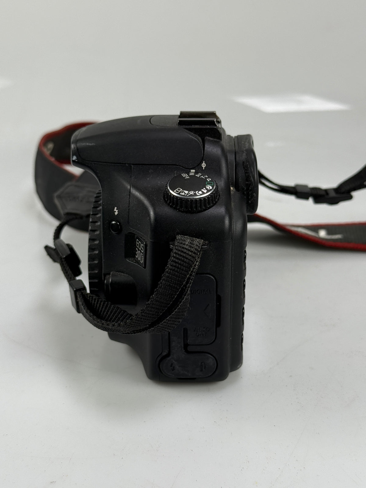 Canon EOS 30D 8.2MP Built-In-Flash Digital SLR Camera