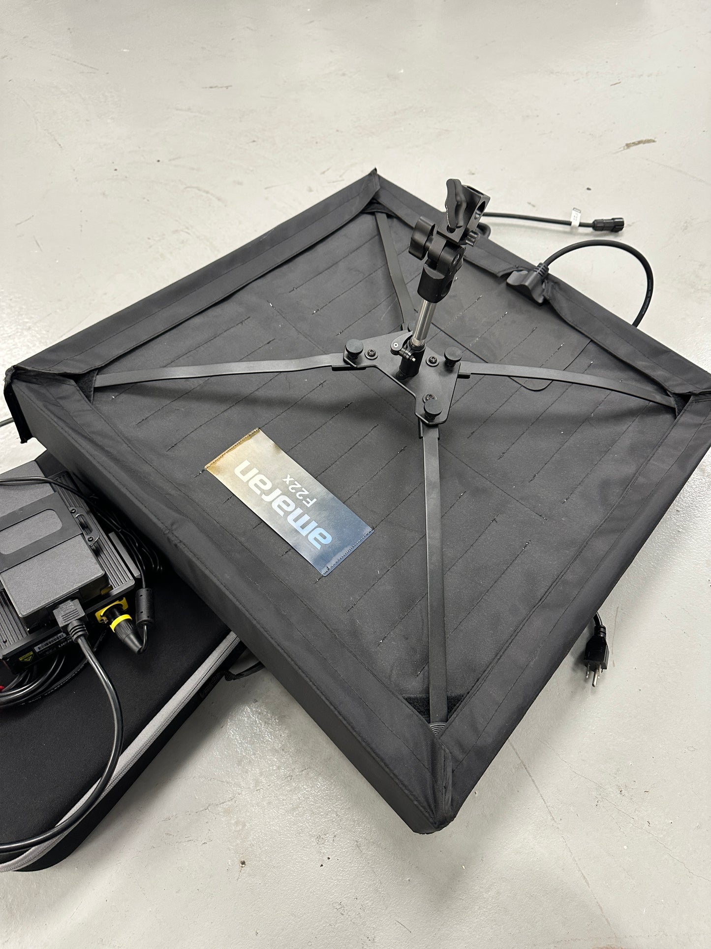 Aputure Amaran F22X kit 2x2' Flexible LED Mat Fixture