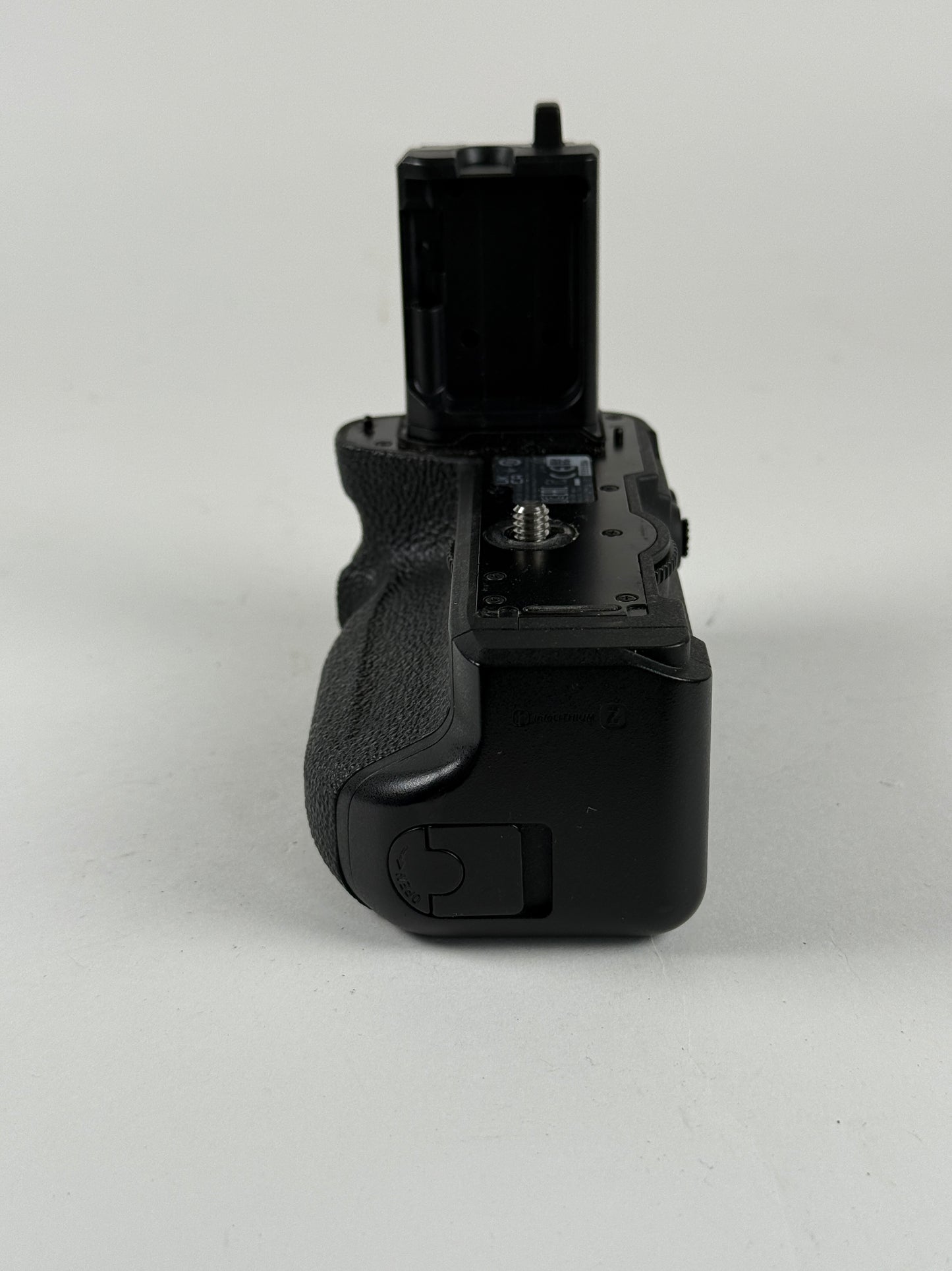 SONY VG-C4EM Vertical Grip (for a7R IV/a9 II Cameras)