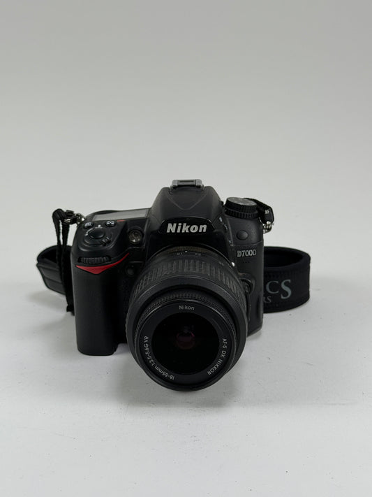 Nikon D7000 Digital SLR Camera Body kit w/ 18-55mm VR lens