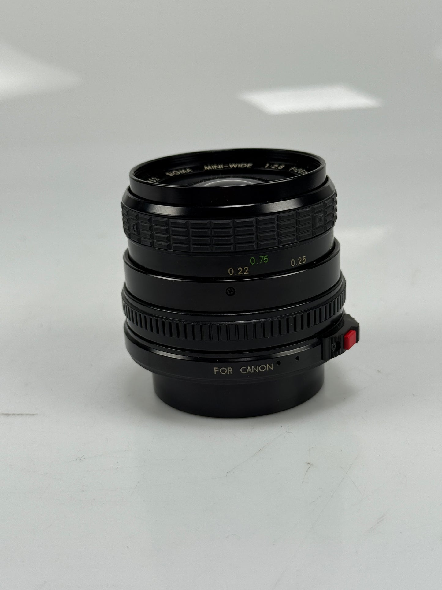 Sigma Mini Wide 28mm f2.8 Wide For Canon FD