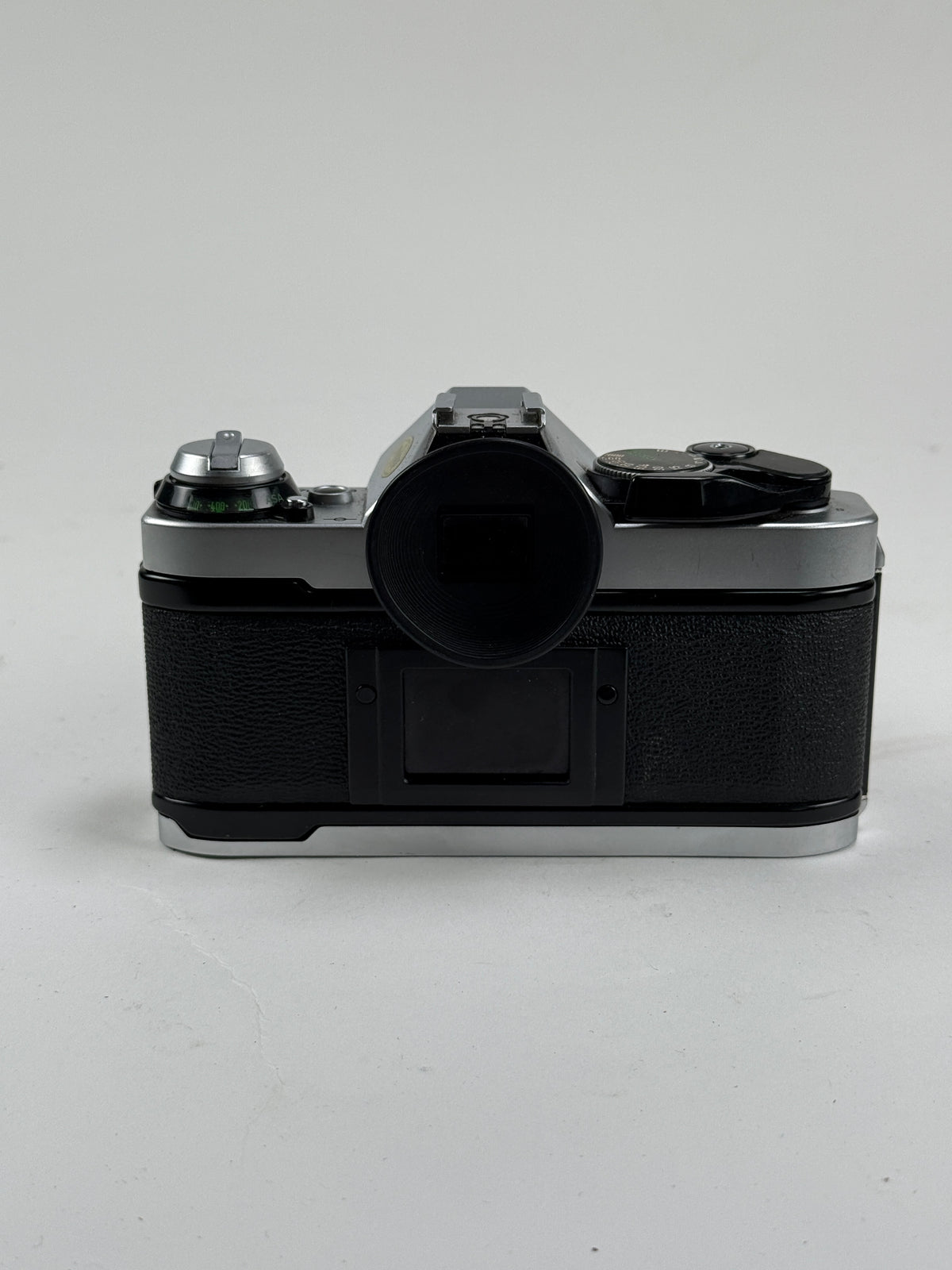CANON AE-1 PROGRAM chrome SLR 35mm Film Camera with 50mm f1.8 FD KIT