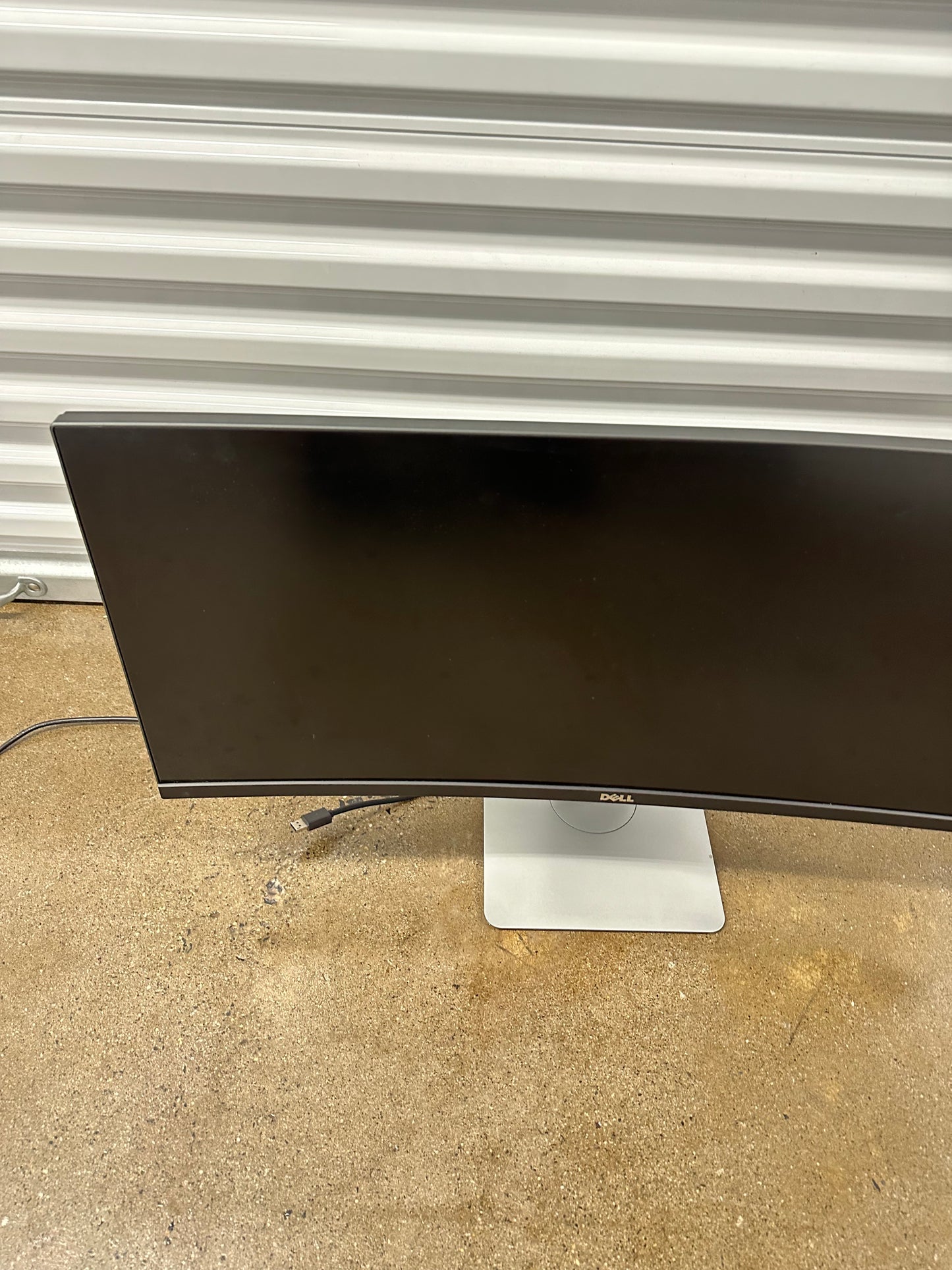 USED Dell UltraSharp U3415WB 34" Curved Ultra Wide QHD IPS LCD Monitor w/ stand