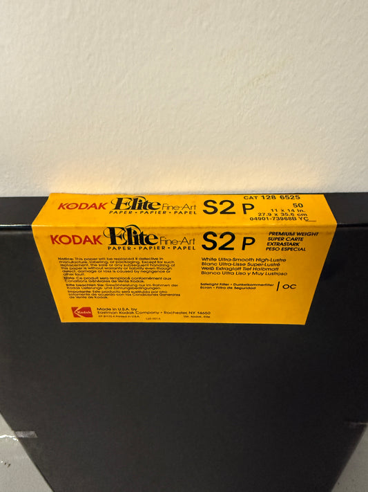 Kodak - Elite S2 P - B&W Photo Paper High-Lustre 11"x14" - Sealed 50 Sheets