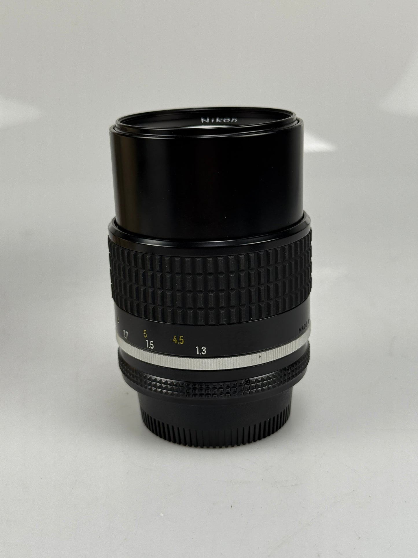 Nikon Ai-s Ais Nikkor 135mm f3.5 Telephoto MF Lens