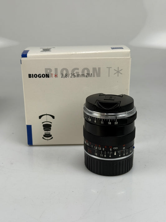 Carl Zeiss Biogon 25mm f2.8 ZM T* Leica M Mount Lens Chrome Black