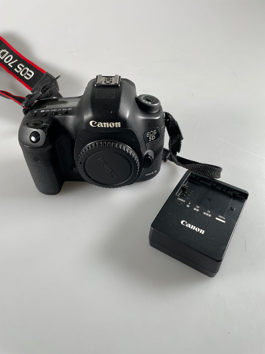 Canon 5d mark iii digital camera SLR Body full frame