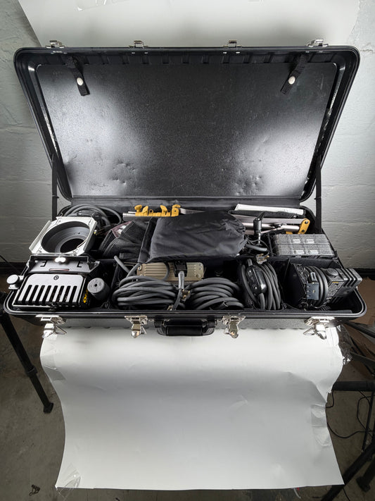 Lowel light kit w/ Tota Omni, Pro, LC44, Tota, light stands, case, etc