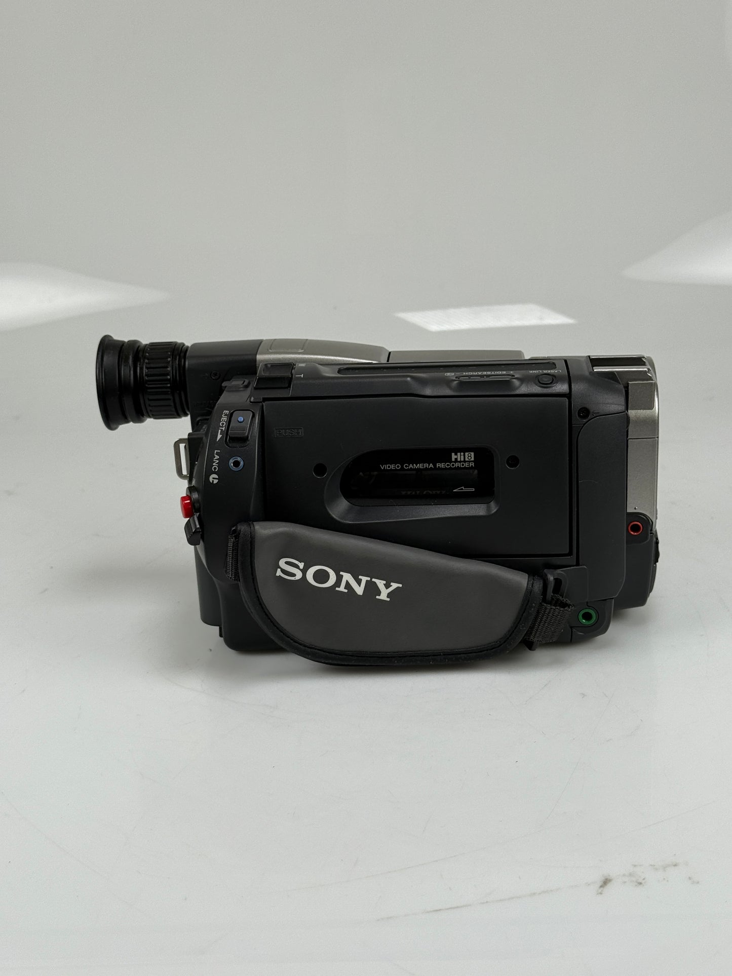 Sony CCD-TRV85 Hi8 Analog Camcorder - Record Transfer Watch Video8