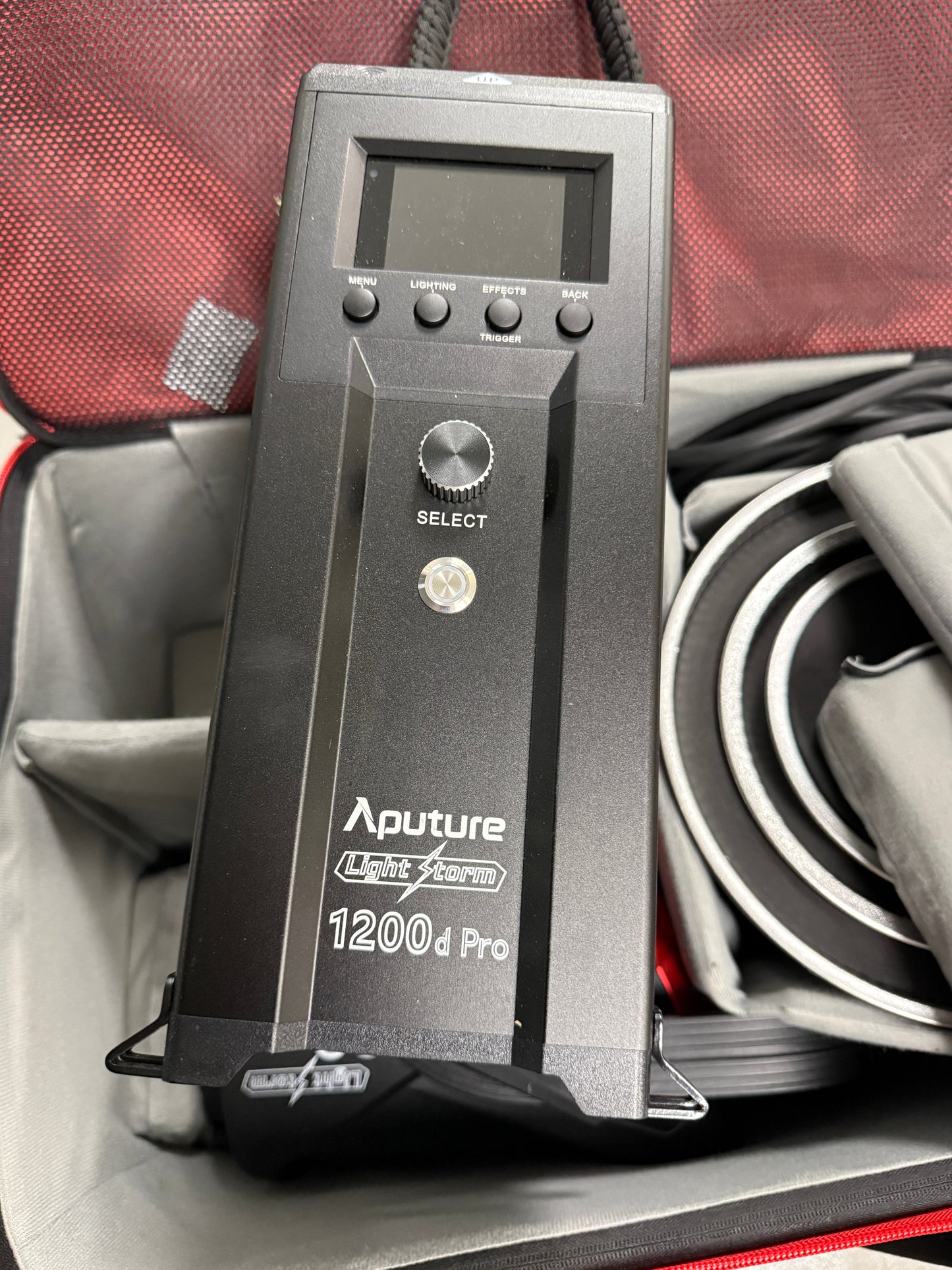 Aputure LS 1200d Pro Daylight LED Lightstorm Monolight