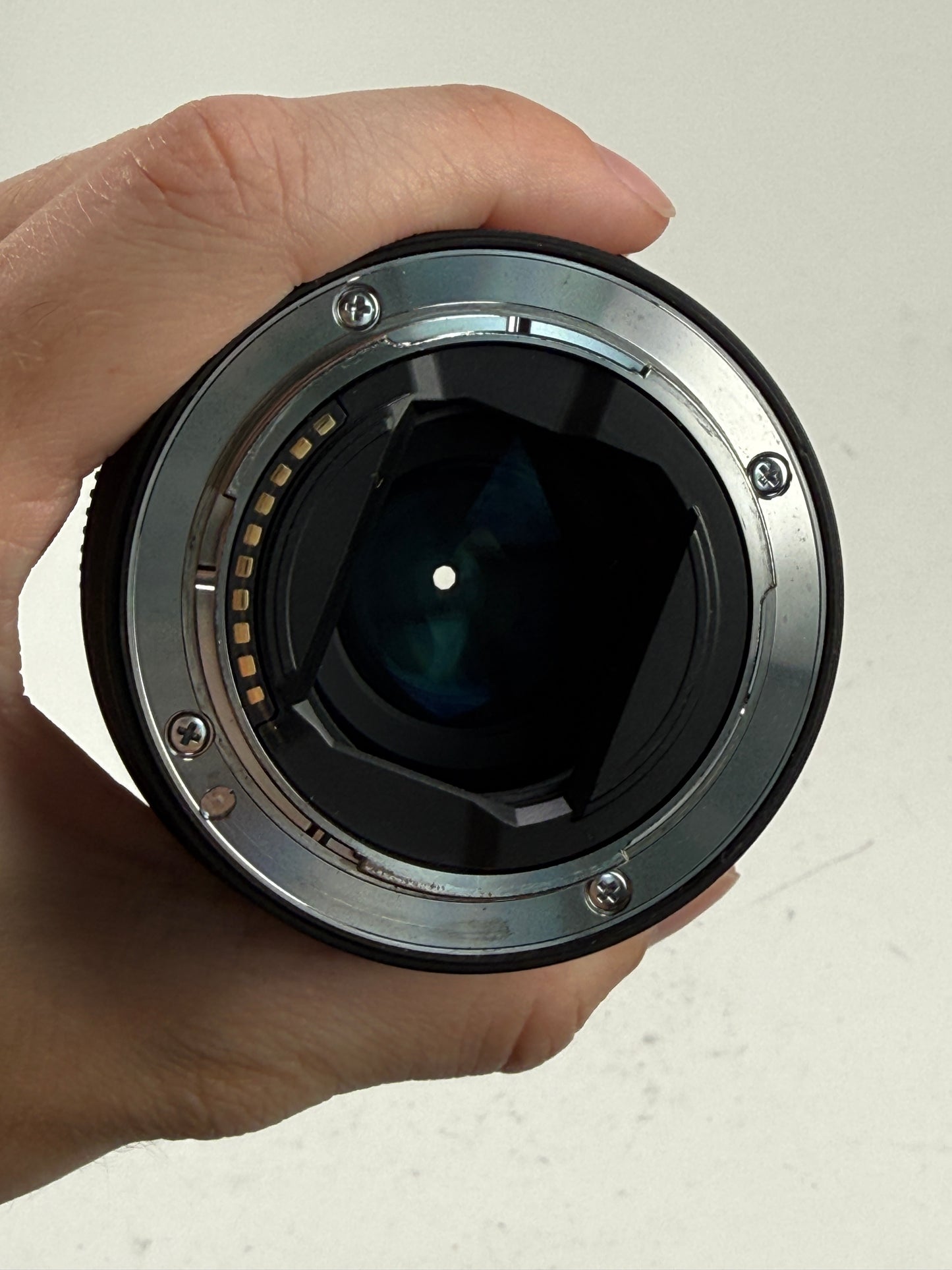 SONY FE 20mm F1.8G LENS SEL20F18G