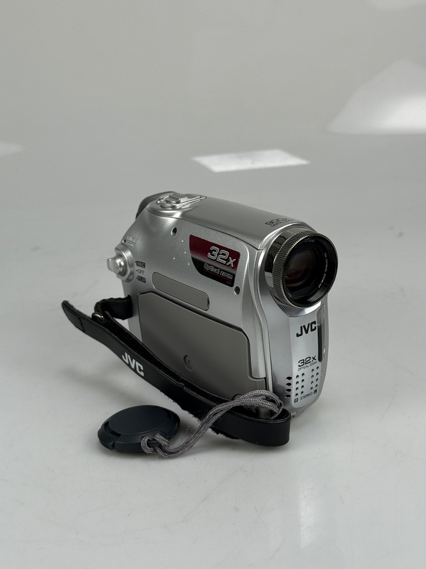 JVC GR-D372U MiniDV Camcorder 32x Optical Zoom LCD Screen