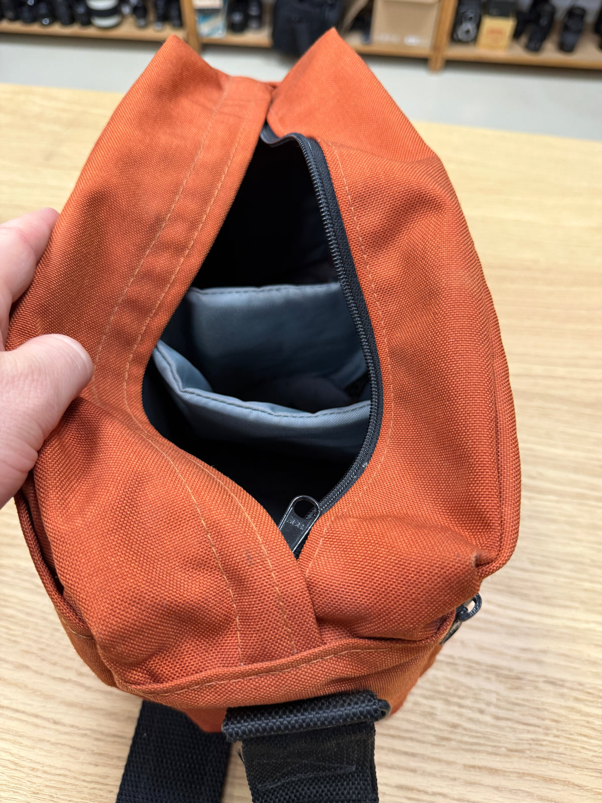 Vintage Burnt Orange TENBA 2 canvas Pro CAMERA Equipment Shoulder BAG