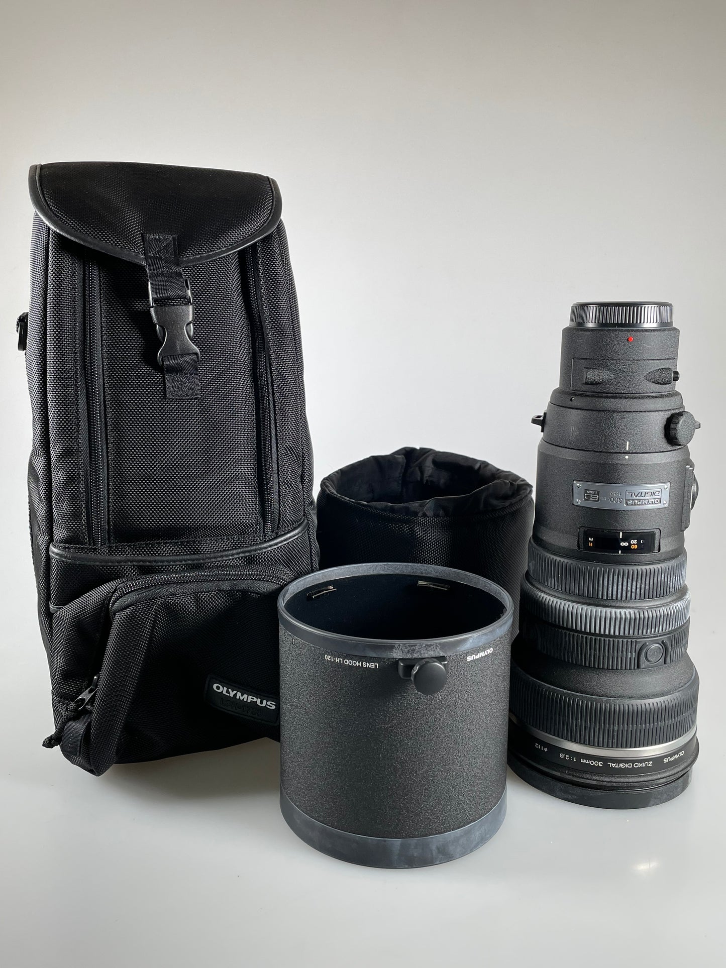 Olympus Zuiko Digital ED 90-250mm F2.8 For Four Thirds w/ PF-105 105mm UV filter