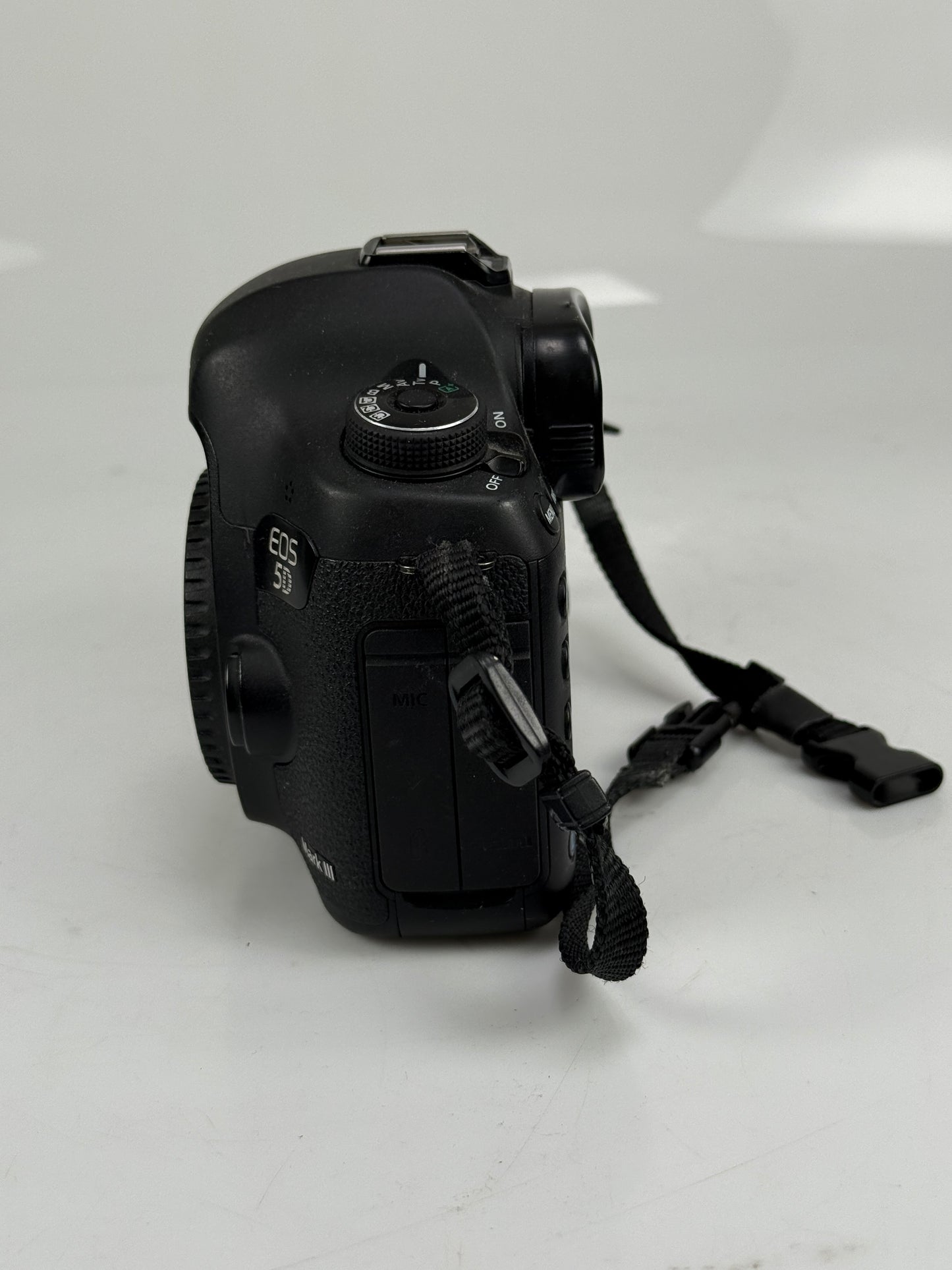 Canon 5D Mark III digital camera SLR Body full frame