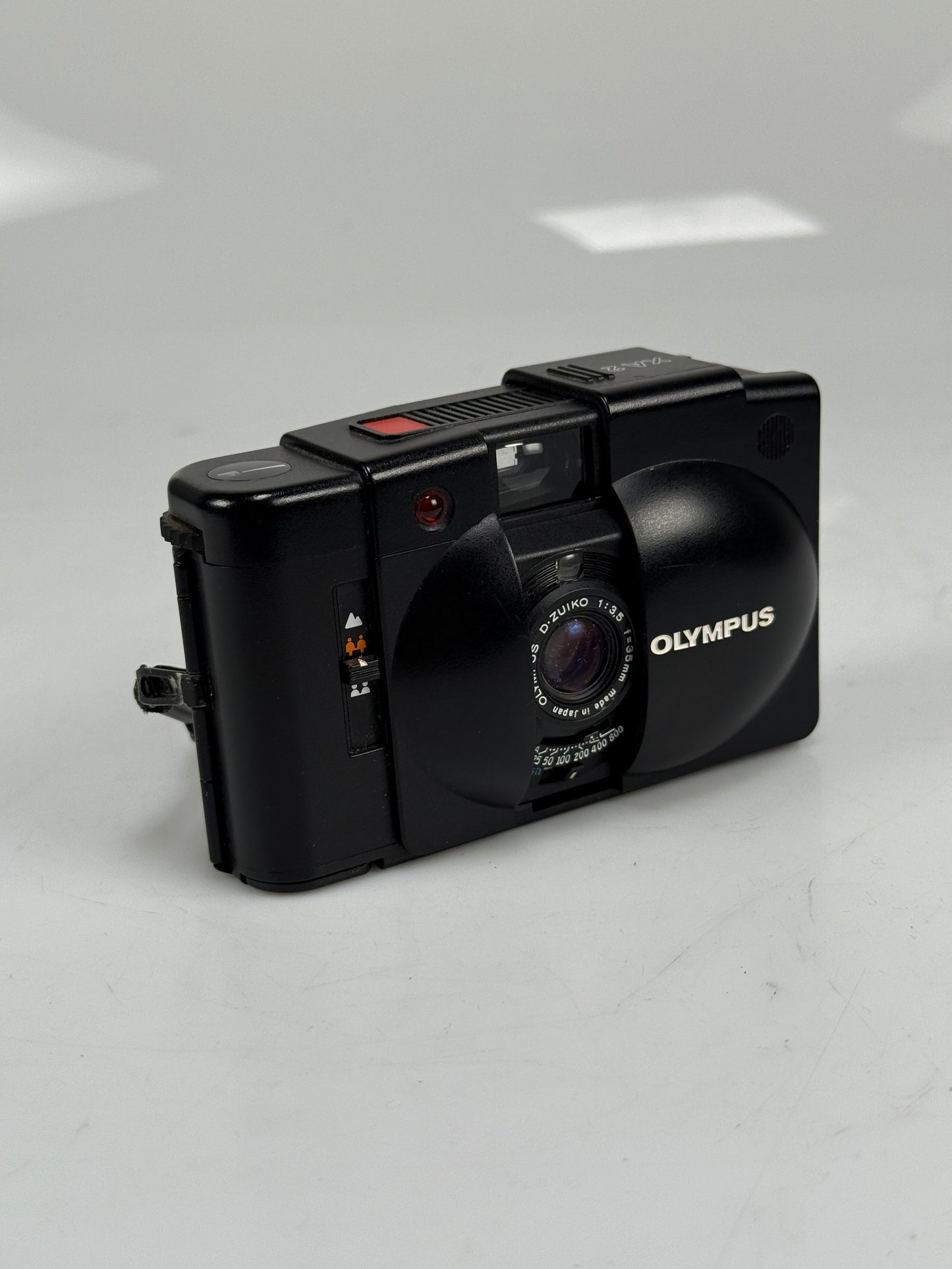 Olympus XA2 35mm Rangefinder Camera 35mm f3.5