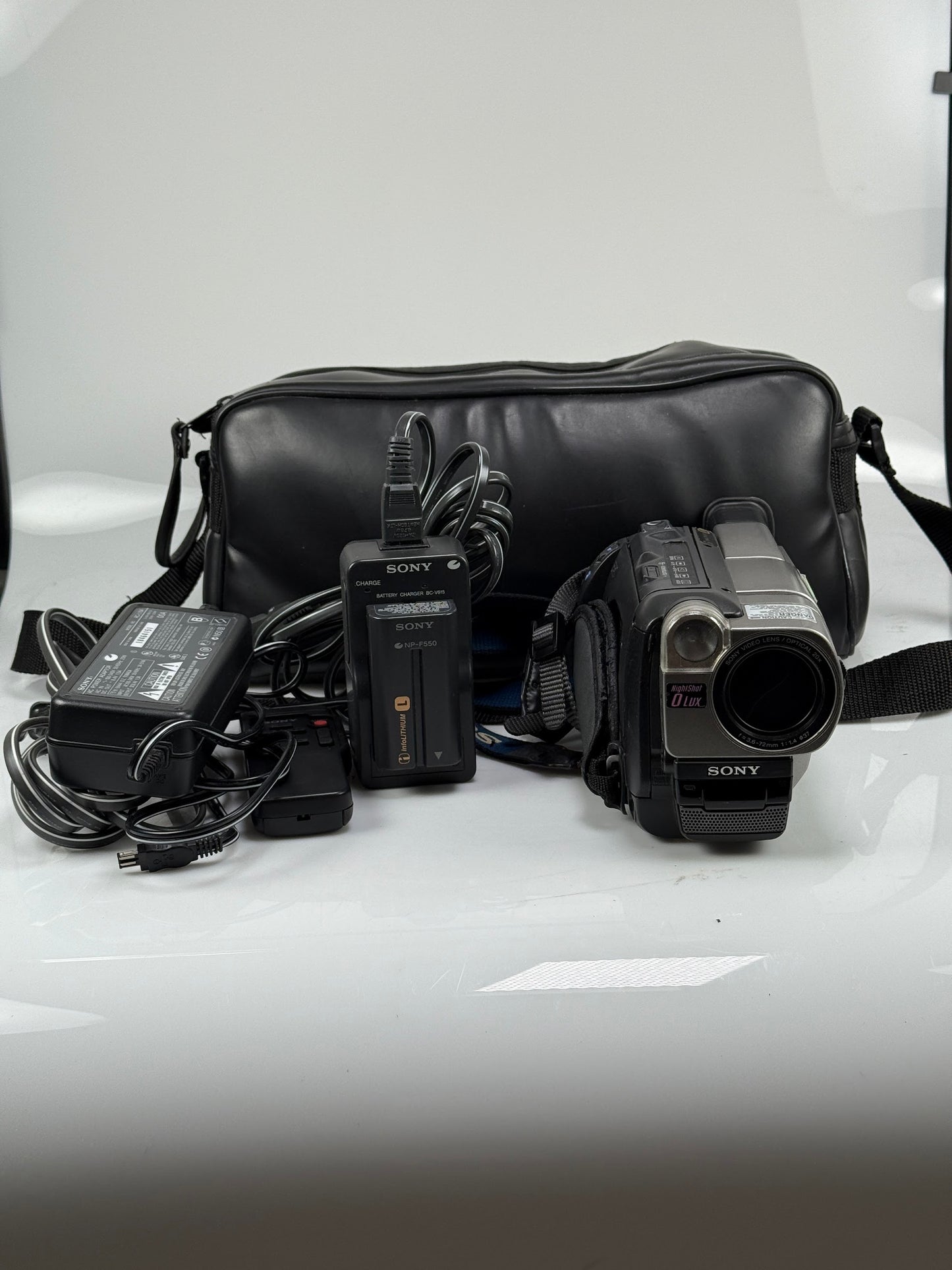 Sony CCD-TRV67 Hi8 Analog Camcorder - Record Transfer Watch Video8