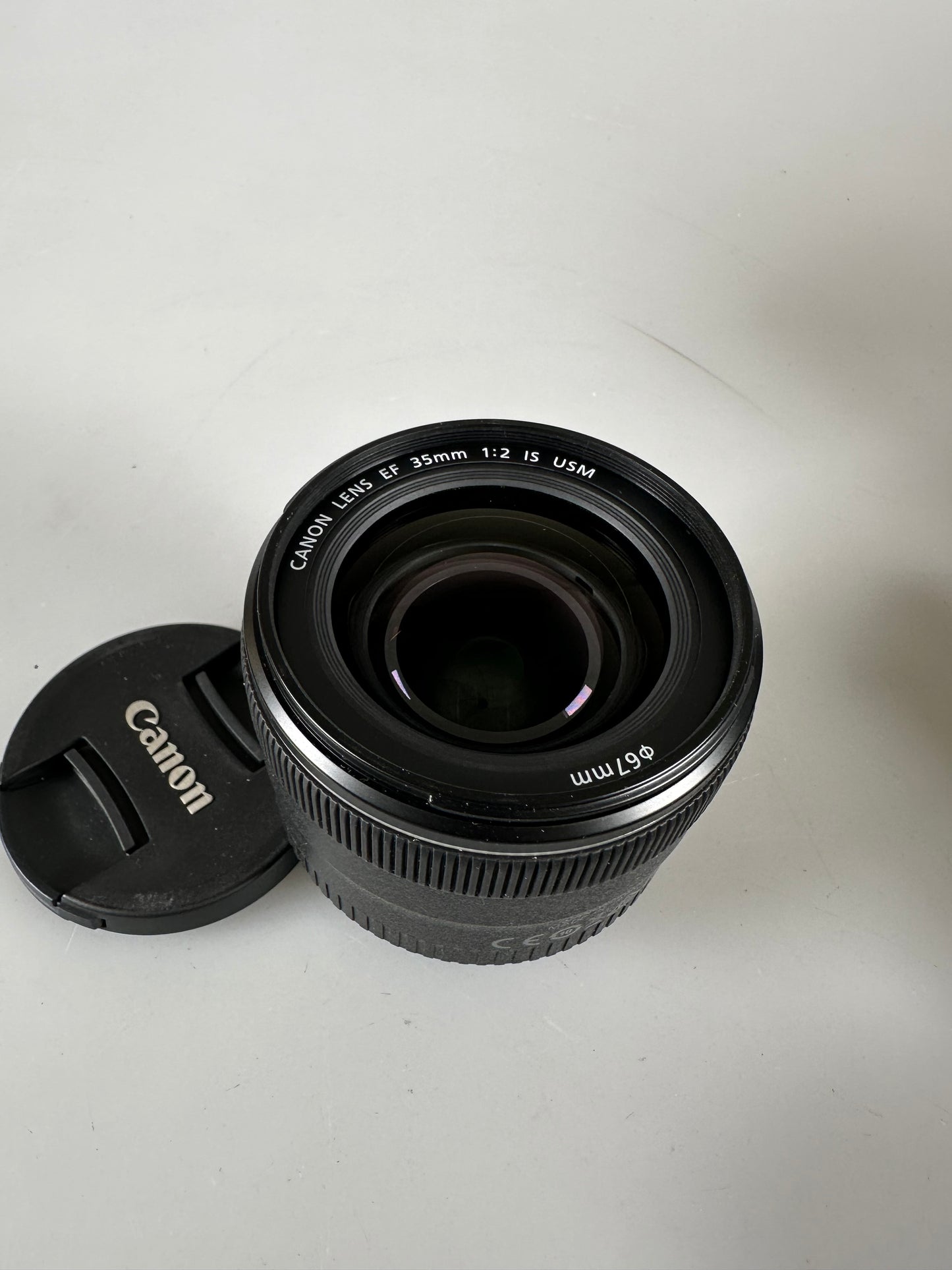 Canon EF 35mm F2 IS USM lens
