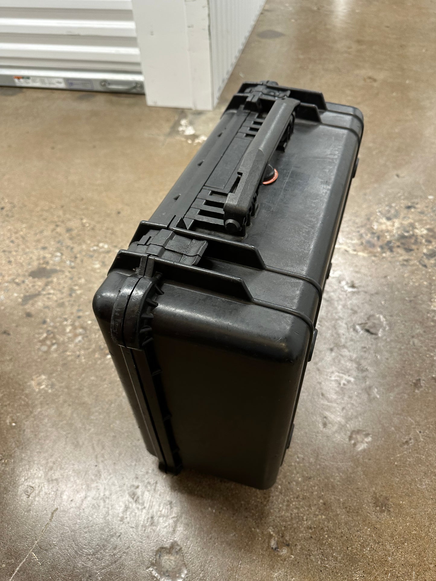 Pelican 1550 Protector Case  20.7 × 17.2 × 8.4"  Black  Water Tight