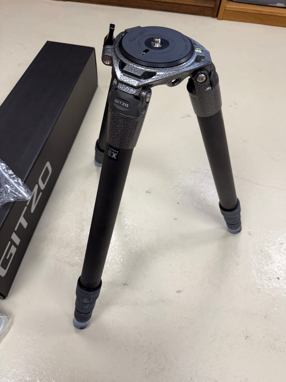 Gitzo GT5542LS Systematic series 5 6x systematic Carbon Fiber Tripod 4S Long 3-Section