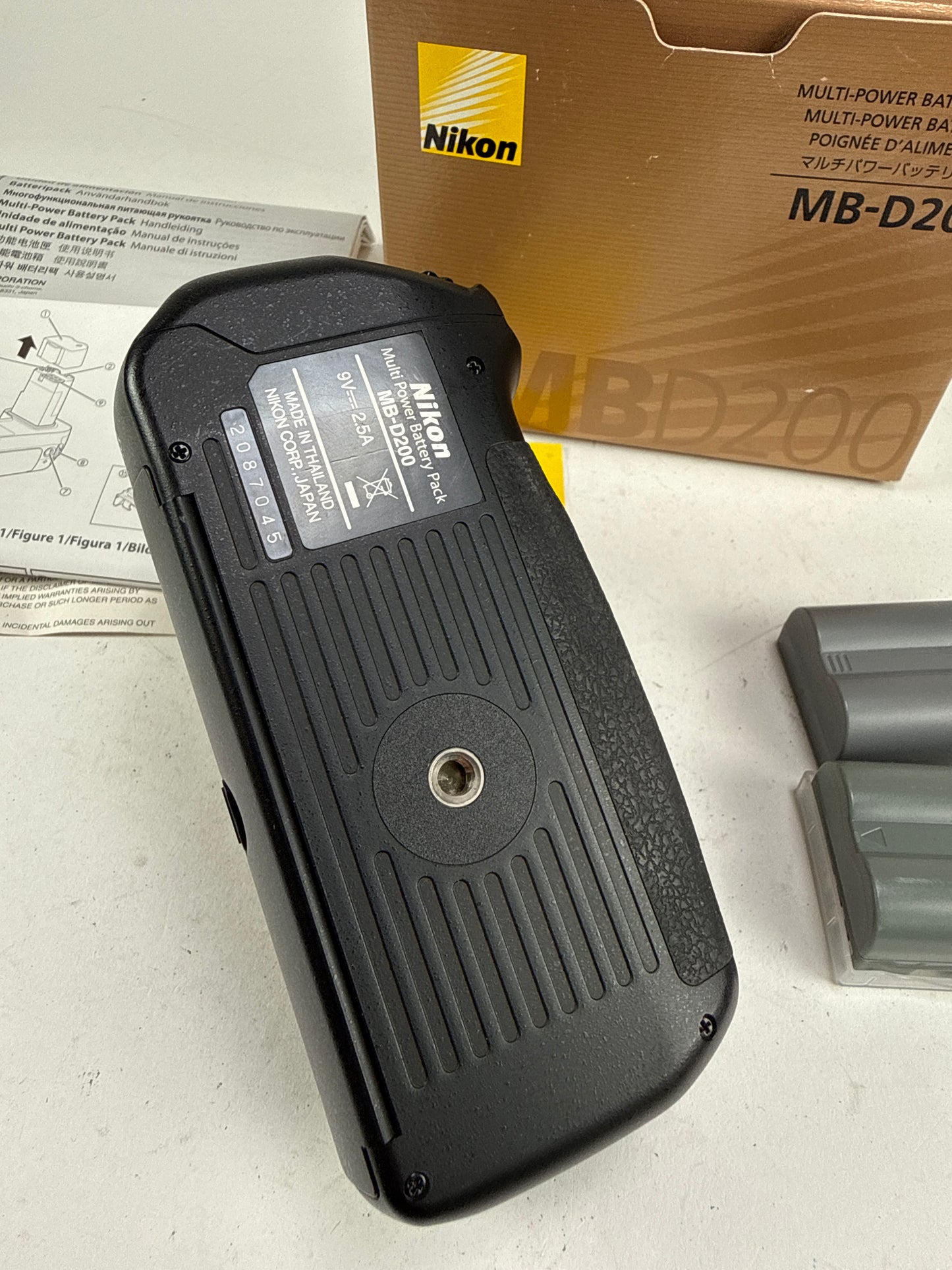 Nikon MB-D200 Battery Grip for D200 or Fuji FujiFilm Finepix S5