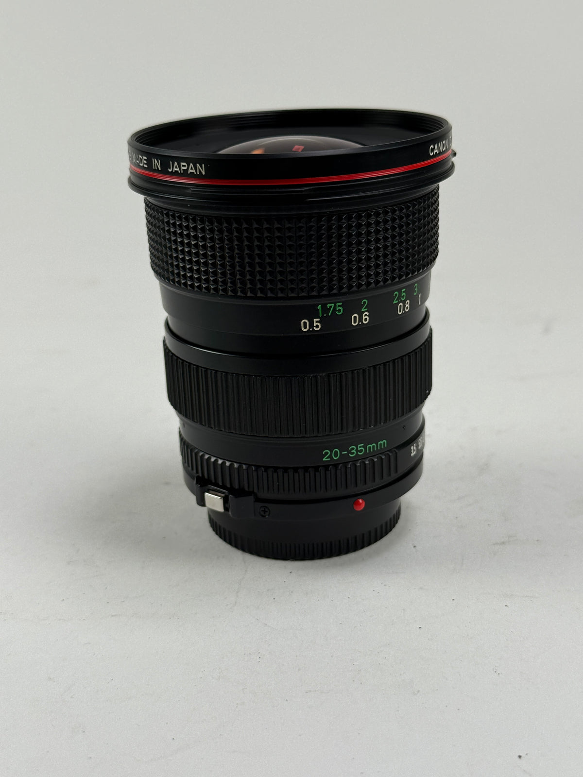 Canon New FD NFD 20-35mm F3.5 L MF Wide Angle Zoom Lens