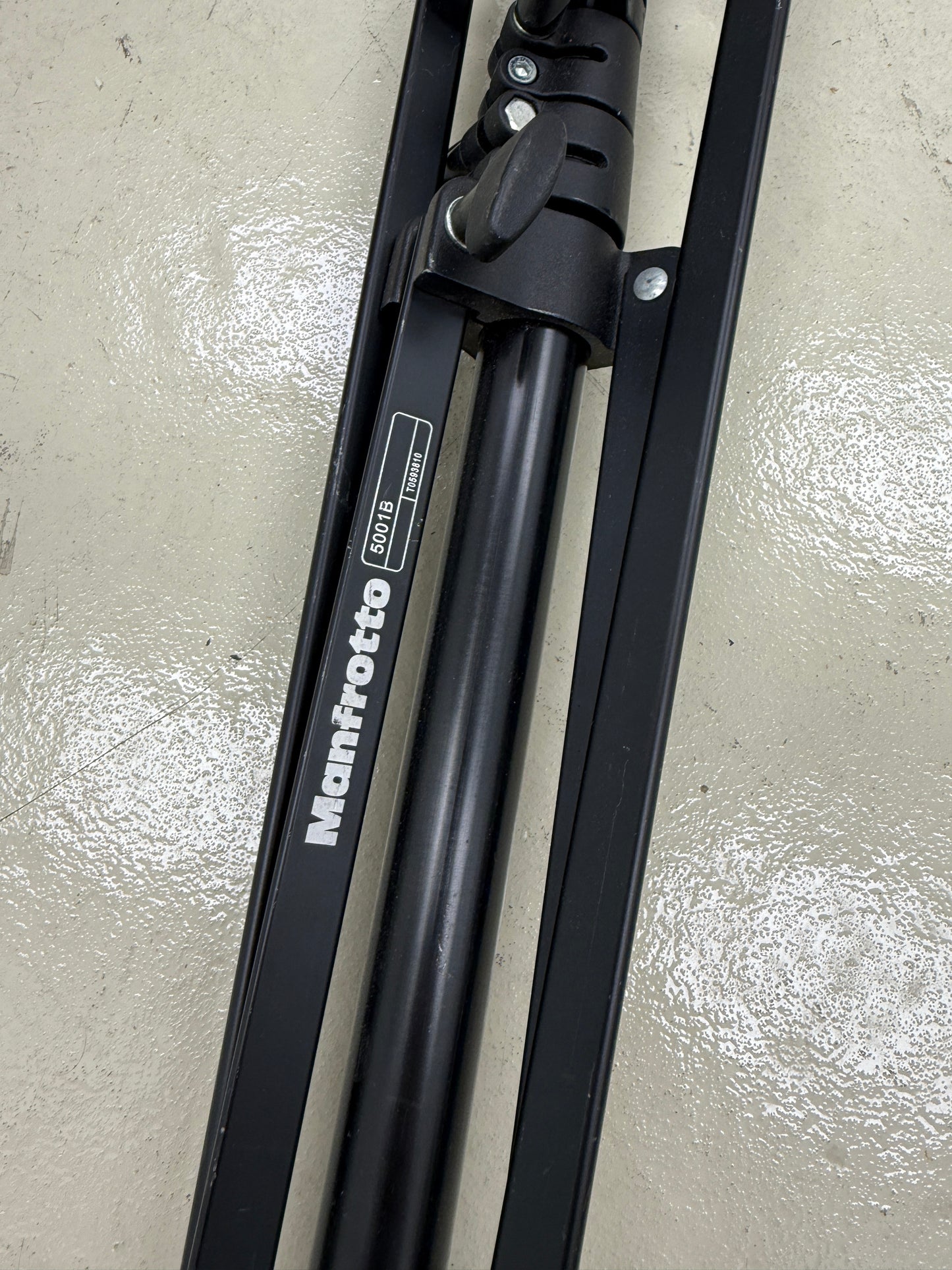 Manfrotto 5001B 74-Inch Nano Stand - Light Stand - Black