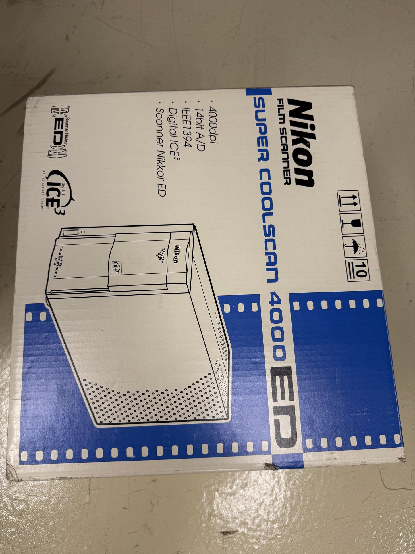 Nikon Super Coolscan 4000 ED Film Scanner original box (Copy)