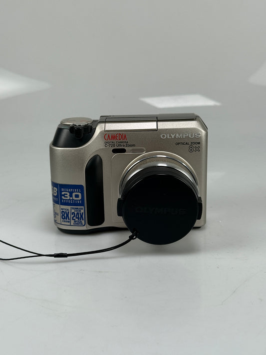 Vintage Olympus Camedia C-720 Ultra Zoom Digital Camera With Case