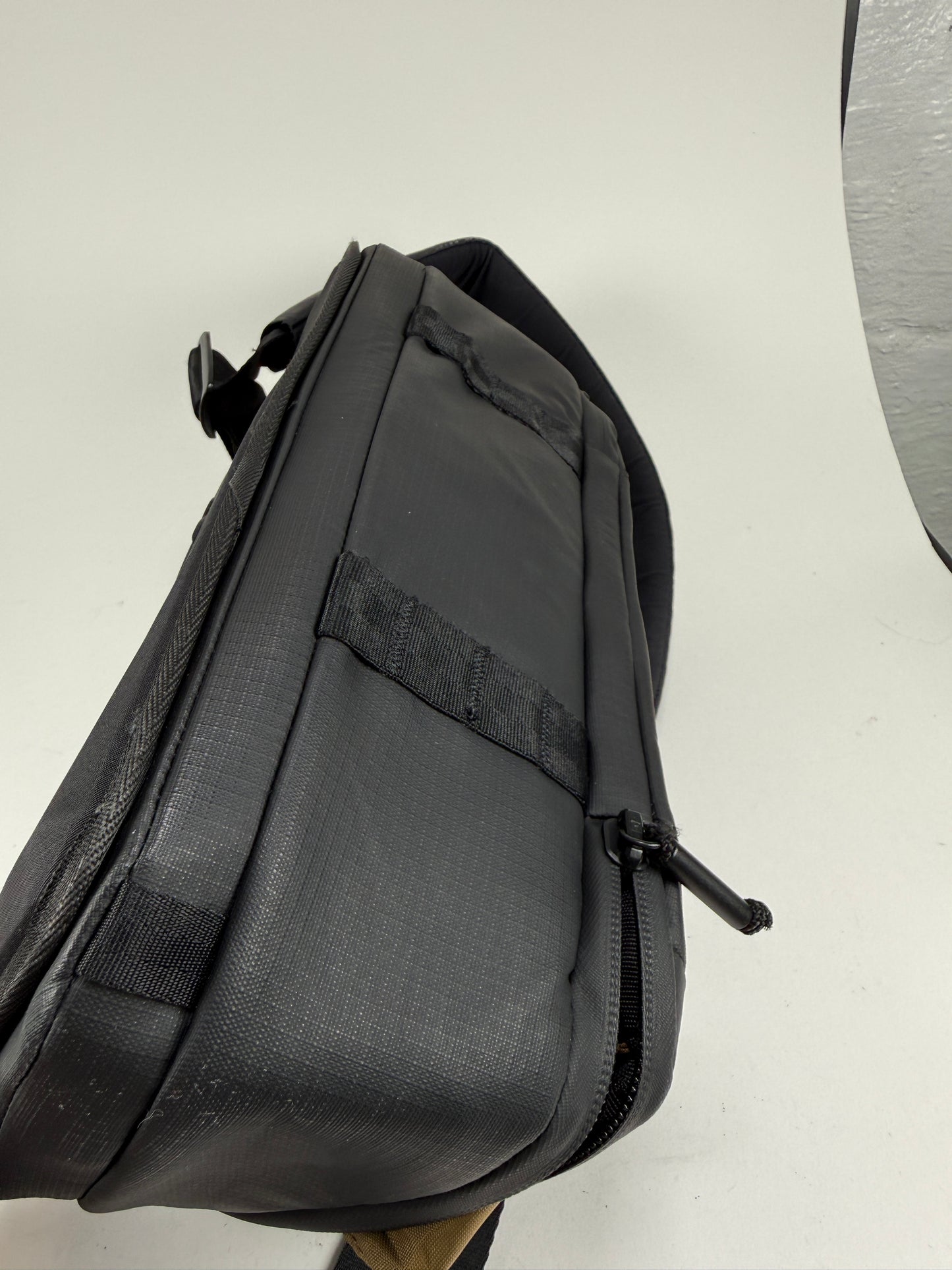 Nomatic Peter McKinnon Camera Sling 8L Bag Black DSLR Mirrorless