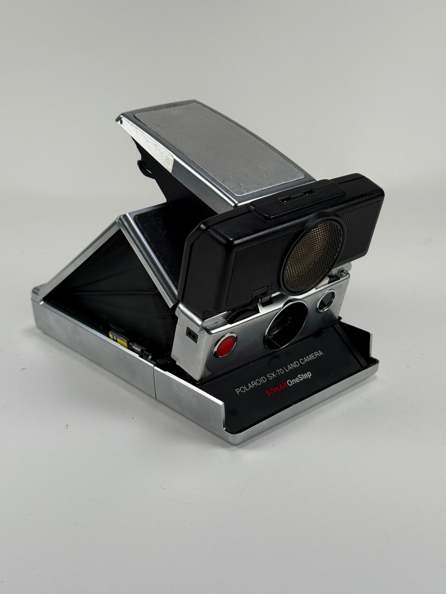 Polaroid SX-70 Land Camera Sonar One-Step Autofocus Instant Camera Black
