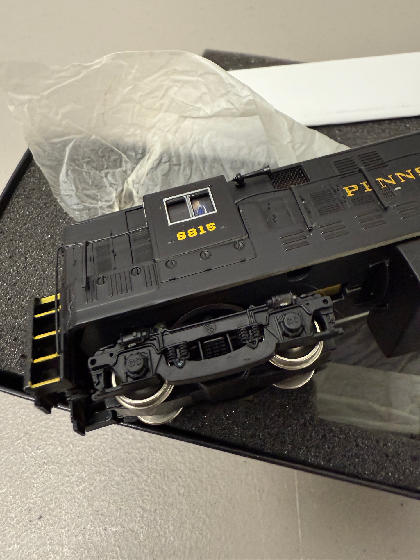 Spectrum HO Scale 81207 Fairbanks Morse H16-44 Diesel Pennsylvania #8815