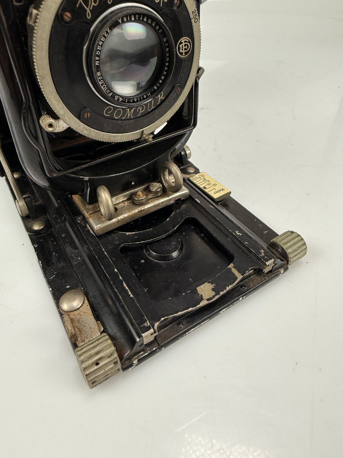 Voigtlander Bergheil Heliar lens 10.5cm f4.5 / 9x12cm folding camera