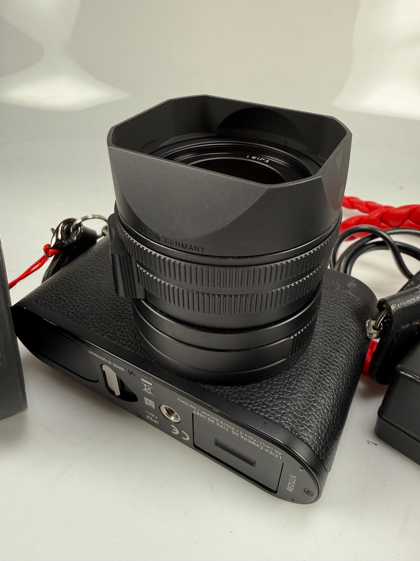 Leica Q2M Q2 Monochrom Digital Camera - Black 19055
