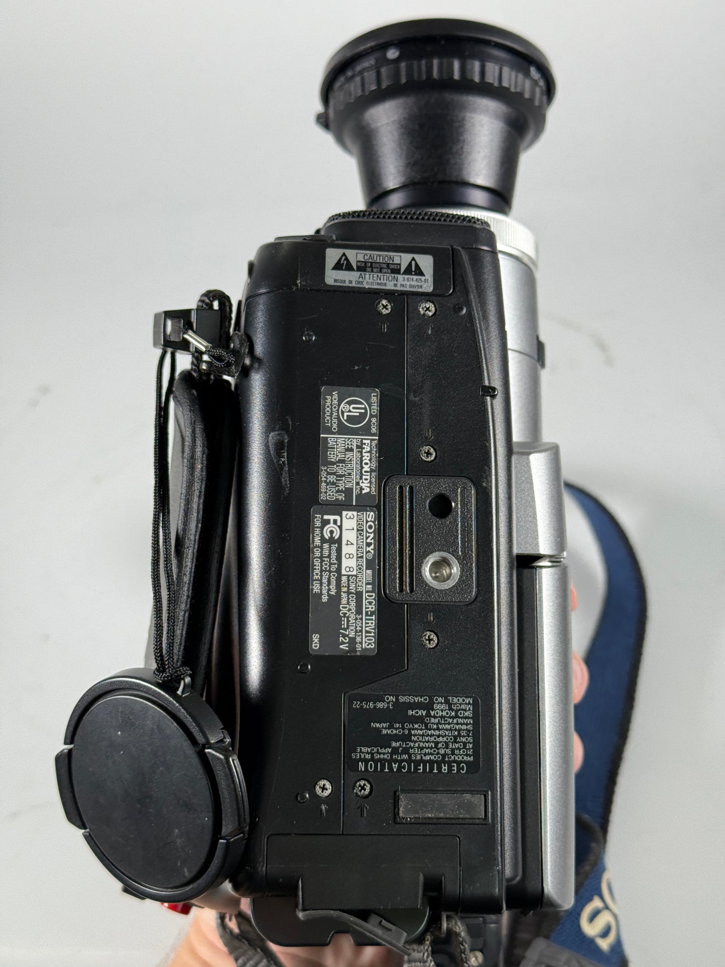 Sony DCR-TRV103 Digital8 8mm Hi8 Video Camcorder