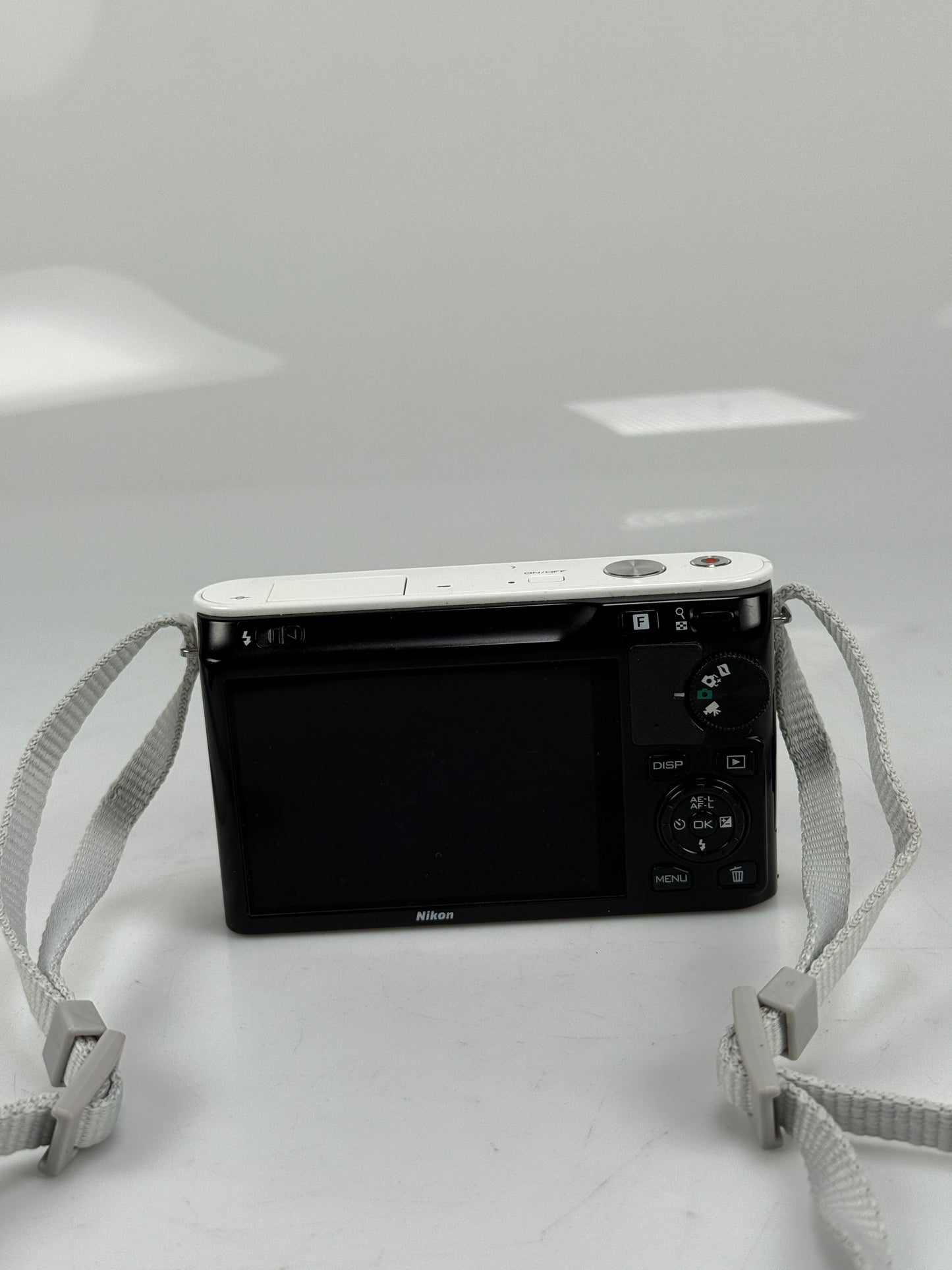 Nikon 1 J1 10.1MP Mirrorless SLR Camera Body White