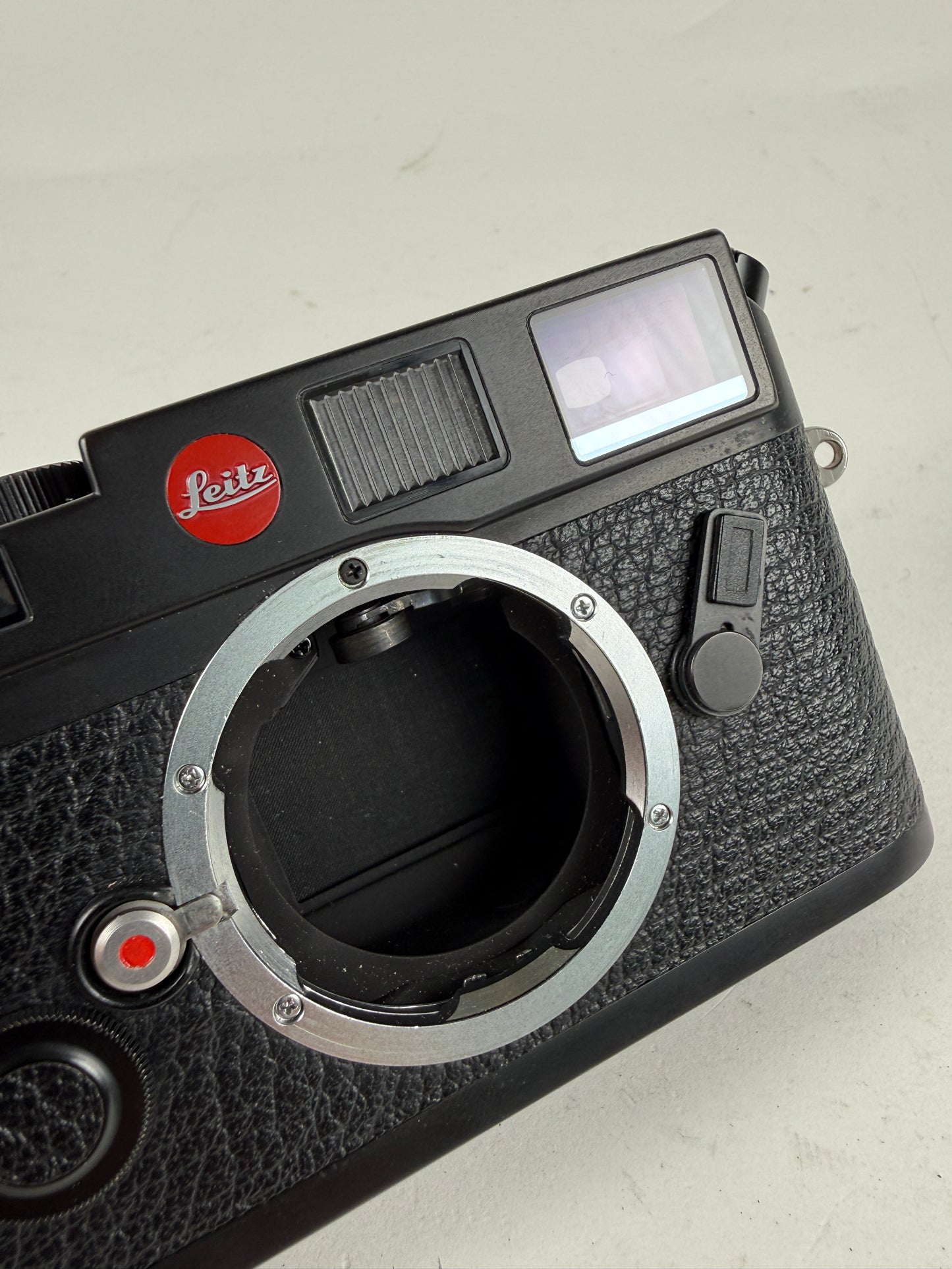 Leica M6 Classic 0.72 35mm rangefinder film camera black