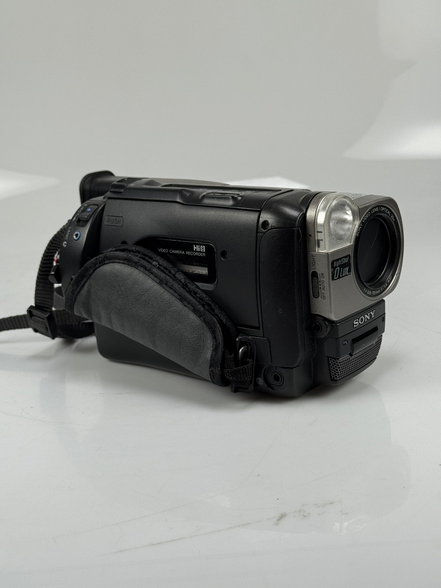 Sony CCD-TRV67 Hi8 Analog Camcorder - Record Transfer Watch Video8