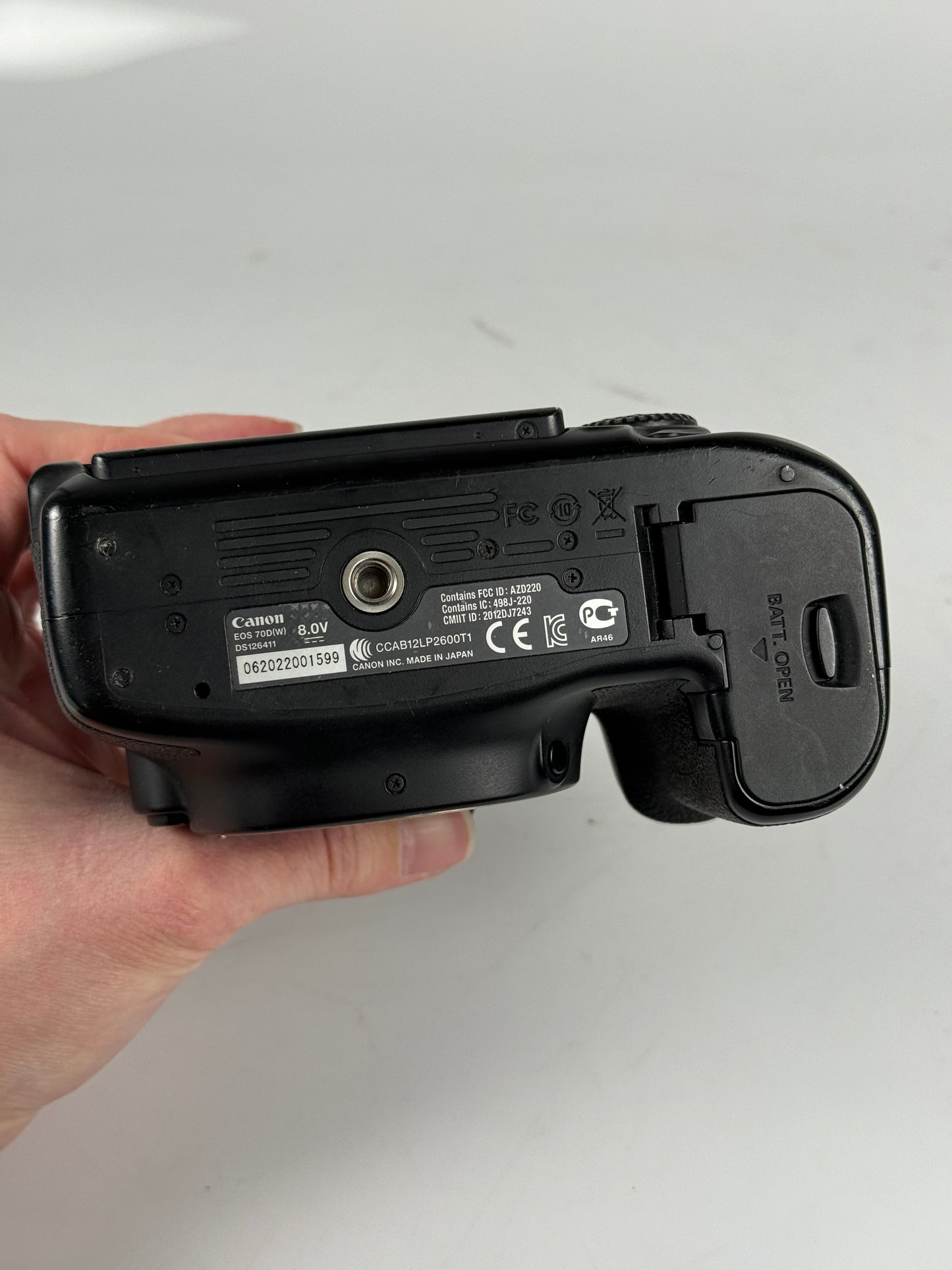 Canon EOS 70D Digital SLR 20.2MP Camera Body