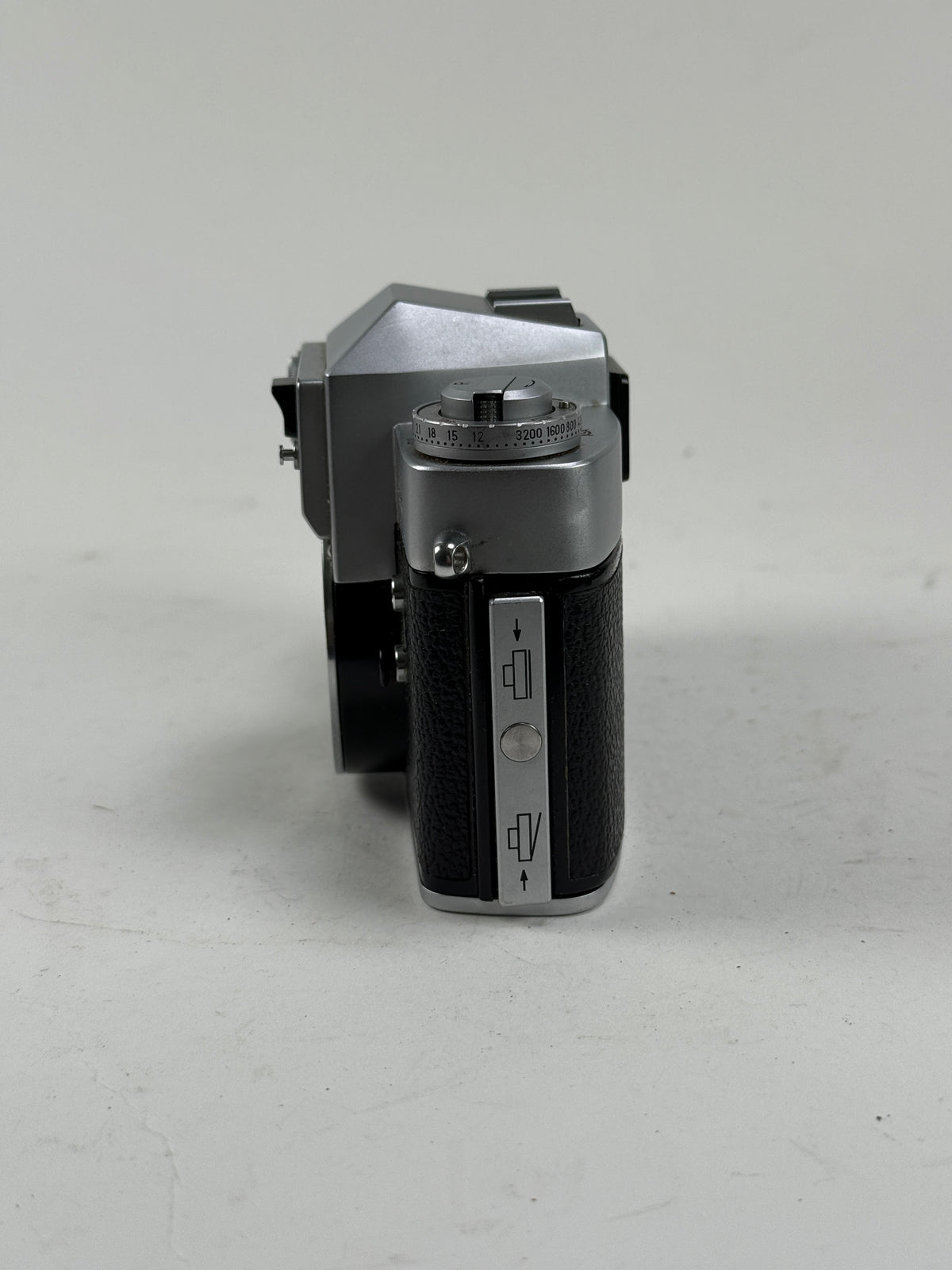 Leicaflex SL Chrome Body 35mm film camera