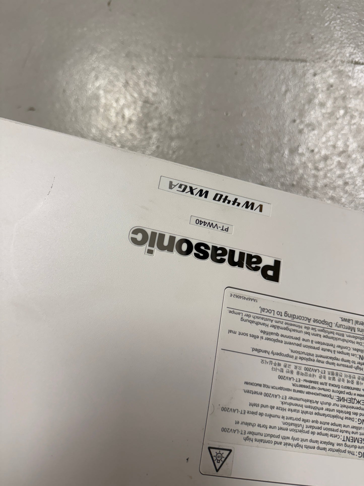 Panasonic PT-VW440 Video LCD Projector HDMI W/ Power Cord