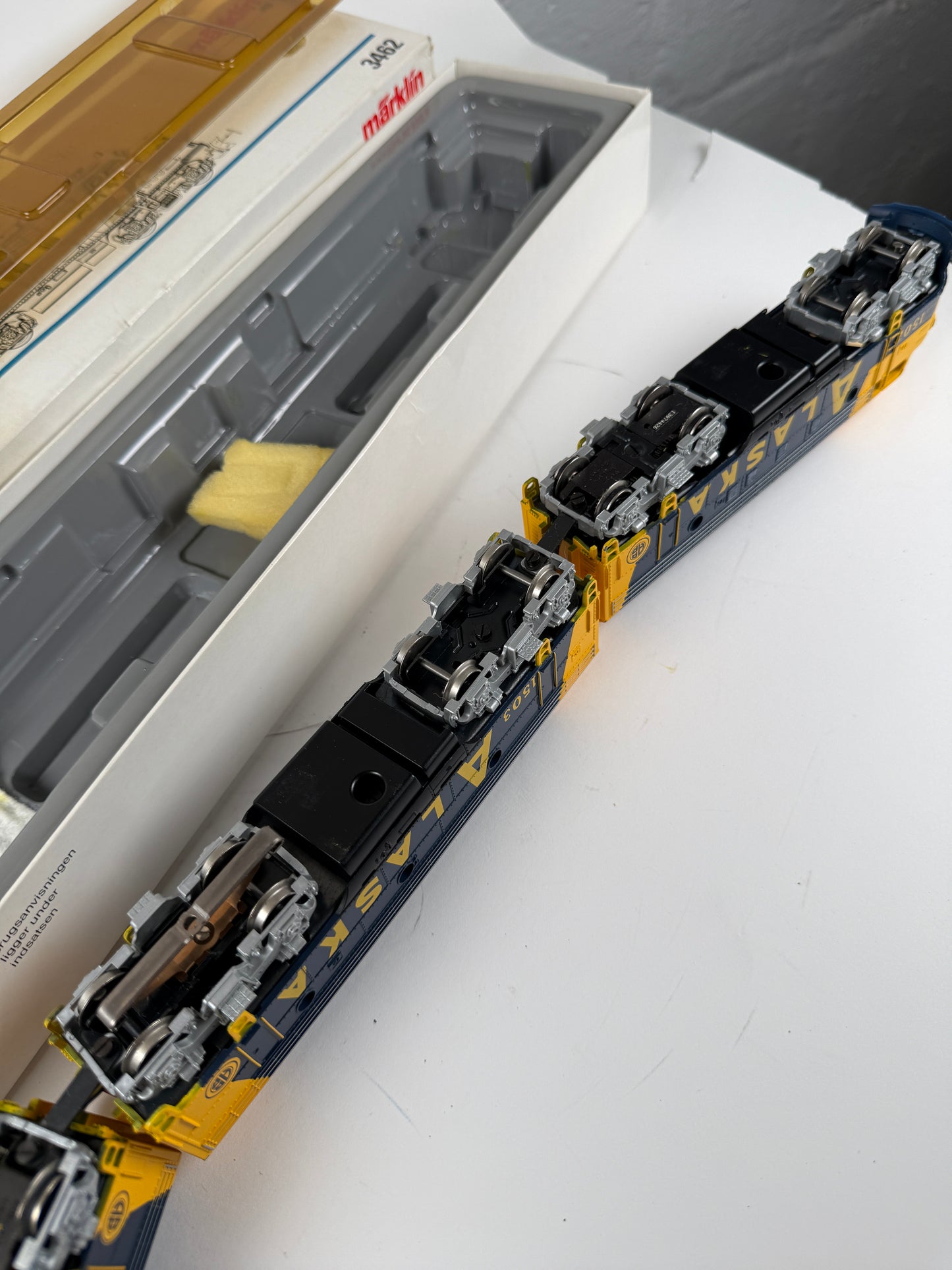 Marklin 3462 GM EMD F-7 A-B-A Alaska Railroad Diesel Locomotives - Digital HO