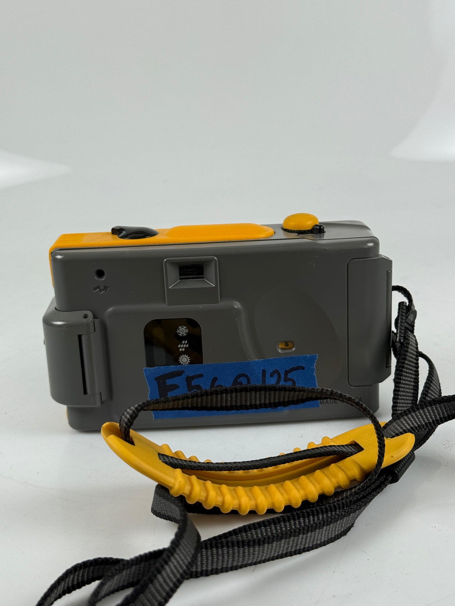 Vintage Le Clic Tuff 35mm Film 38mm f5.6 All Weather Camera