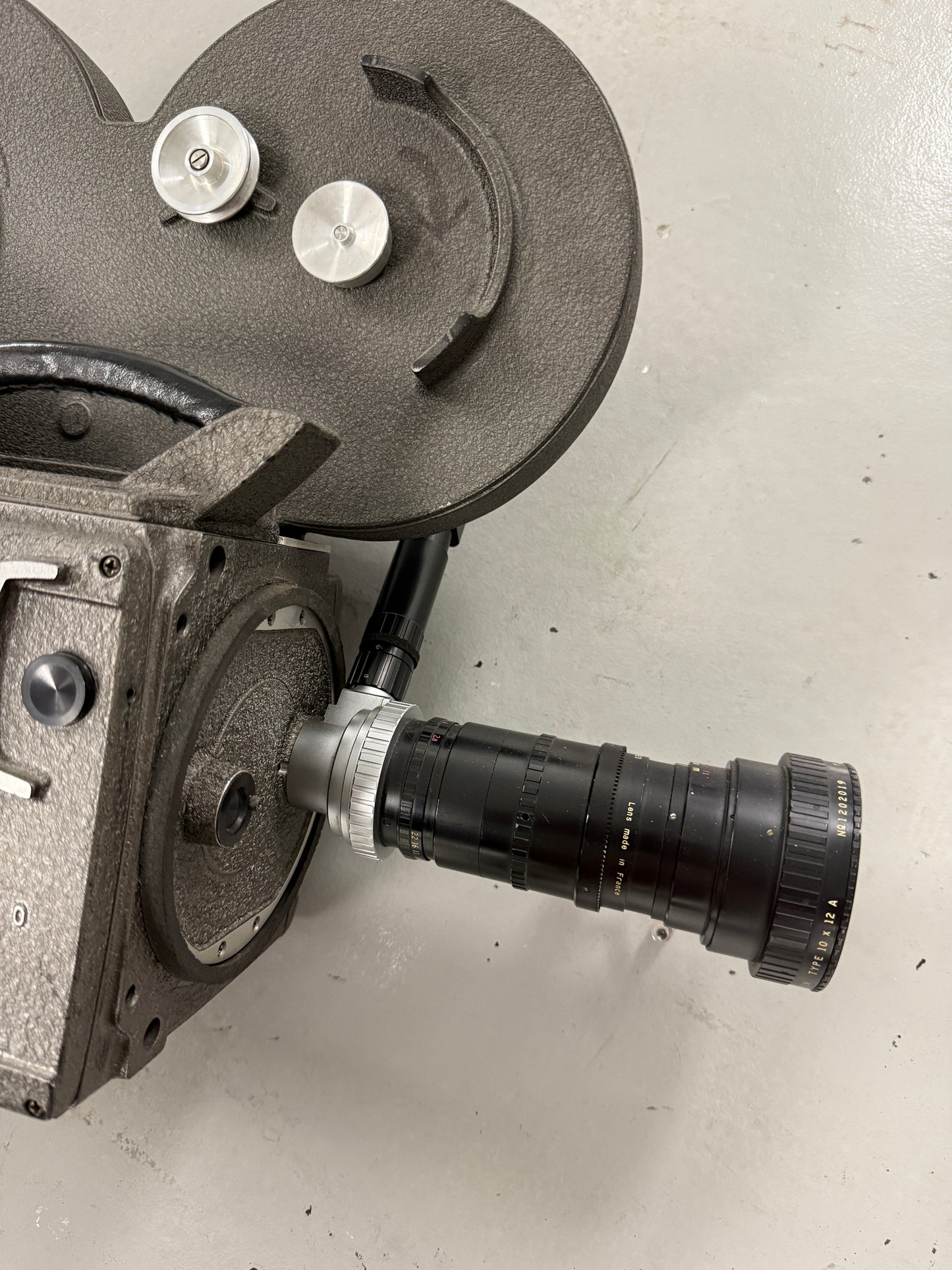 BACH Auricon Pro-600 16mm Cinema Sound Camera w/ angenieux 12-120mm lens