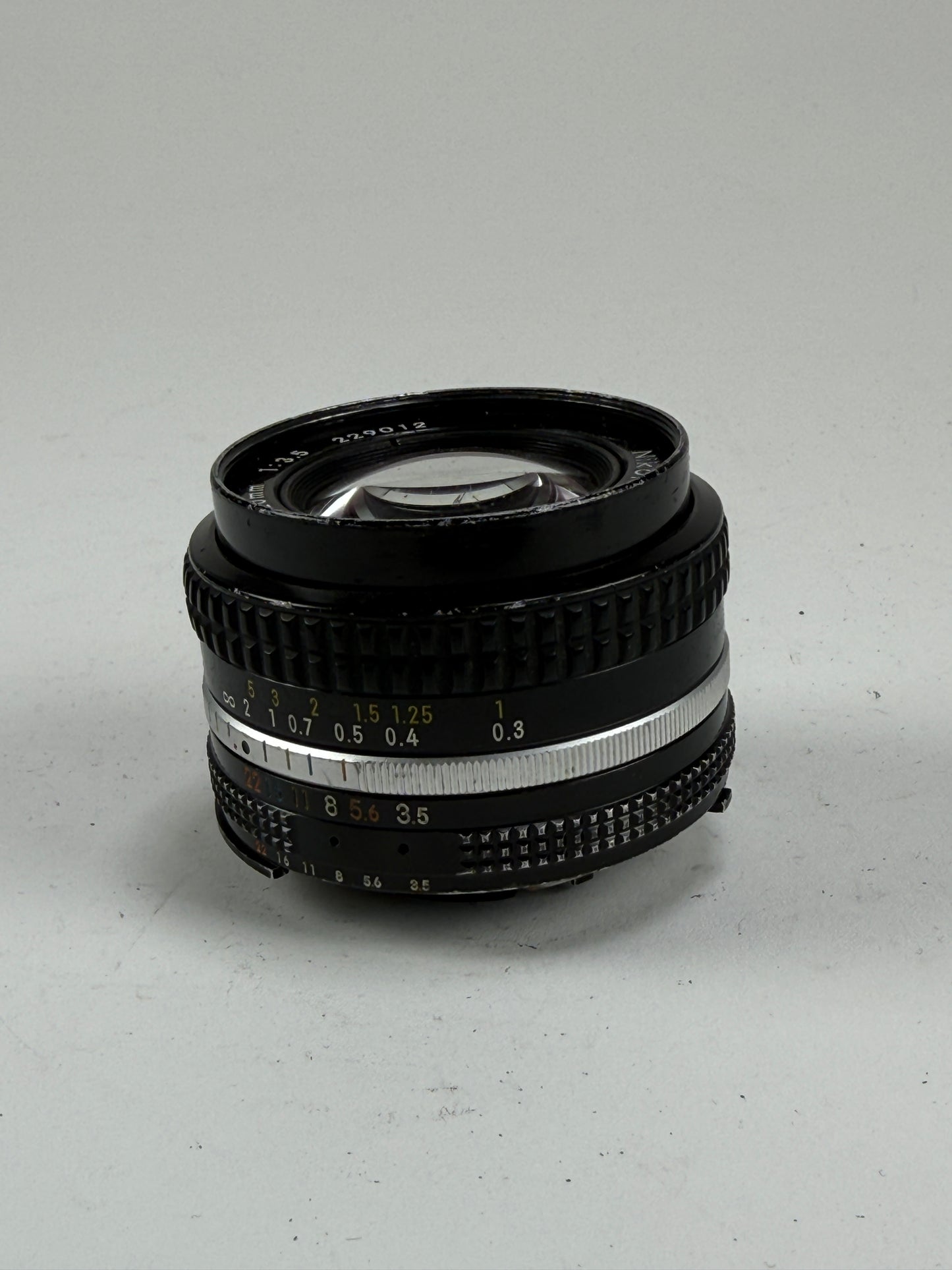 Nikon Ai-S AiS NIKKOR 20mm f3.5 MF Ultra Wide Angle Prime Lens