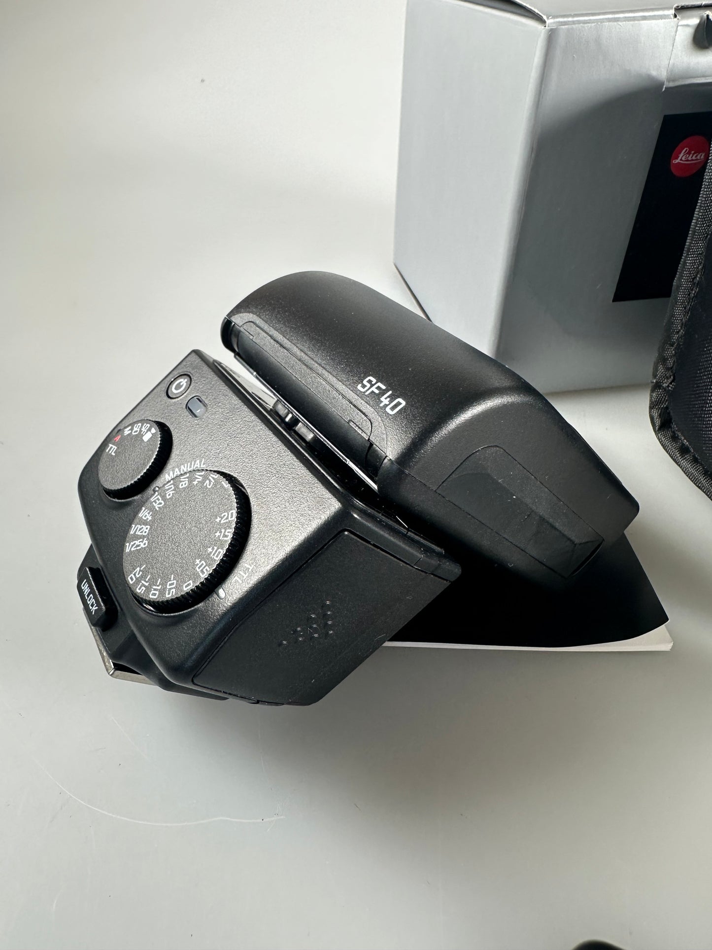 Leica SF-40 SF40 TTL Flash Unit 14624 for SL2 Q2 M10