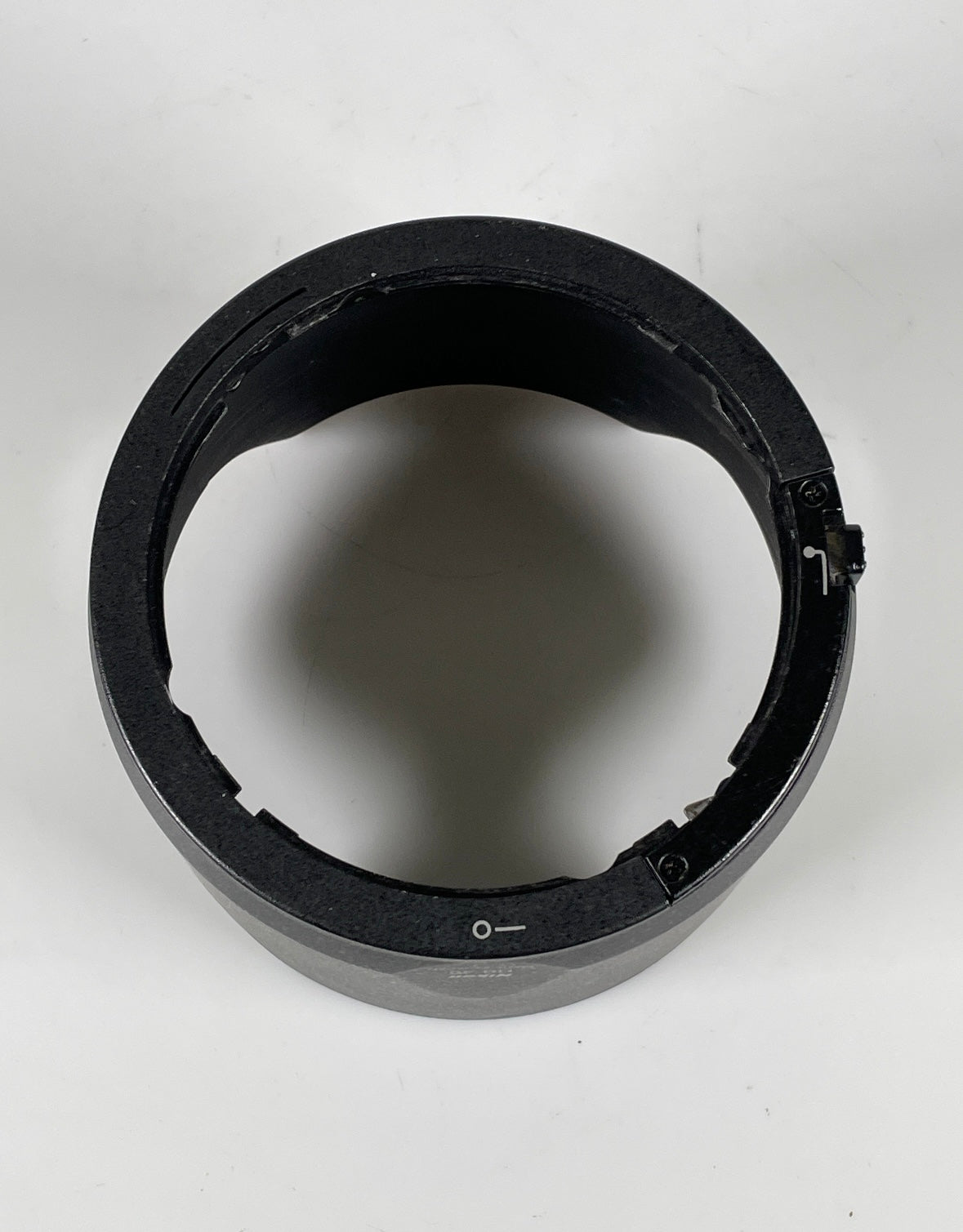 Nikon HB-40 HB 40 hood for N AF-S Nikkor 24-70mm f2.8 G ED lens 77mm